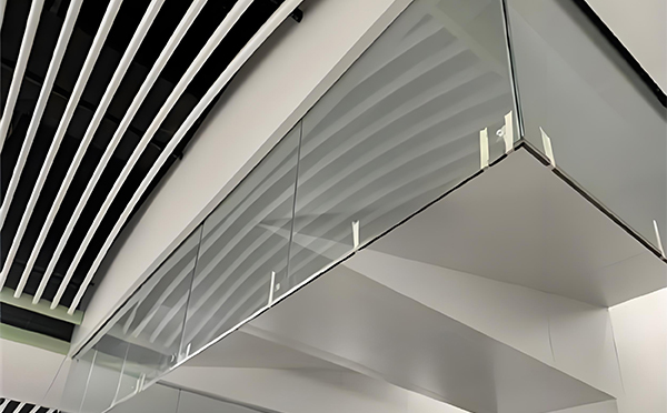 康乐玻璃挡烟垂壁