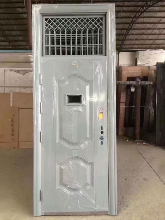 康乐学校教室门