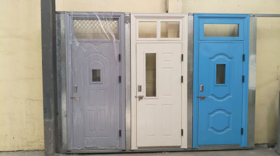 康乐学校教室门