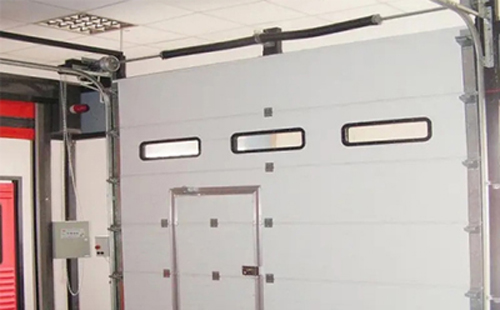 康乐工业提升门的安装方法