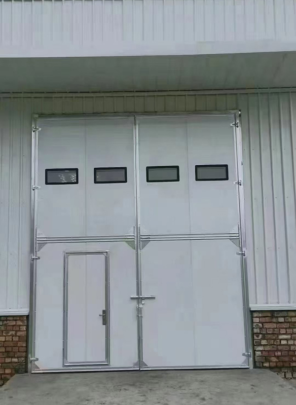 康乐工业门在设备装配车间出入口的实施记录